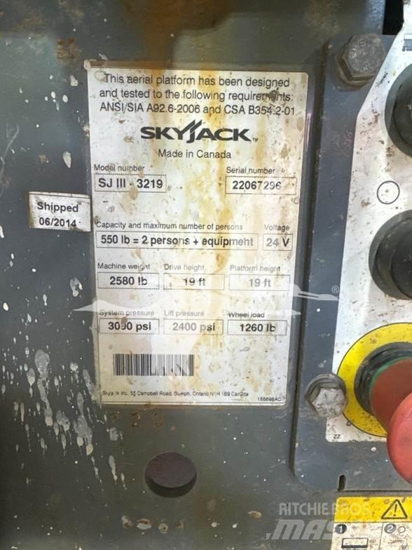 SkyJack SJ3219 剪叉式升降机