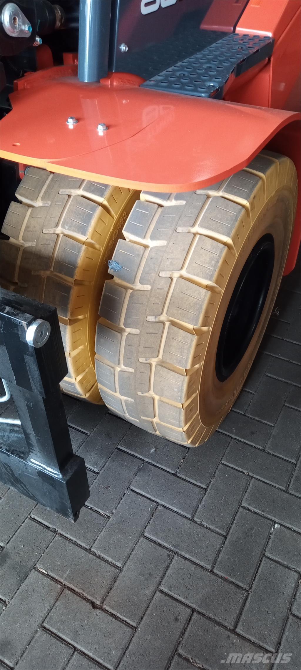 Toyota 9FBH80T 电动叉车