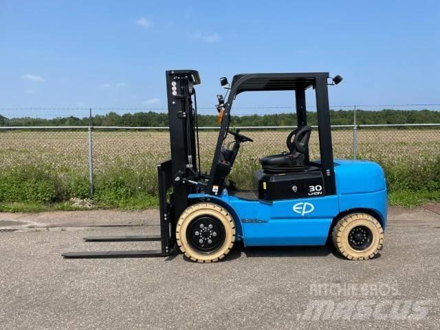 EP EFL302 | 3T | LI-ION 电动叉车