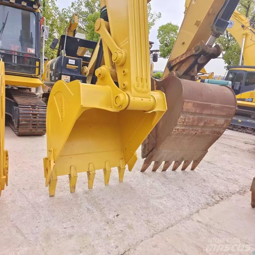 Komatsu PC 220 履带挖掘机