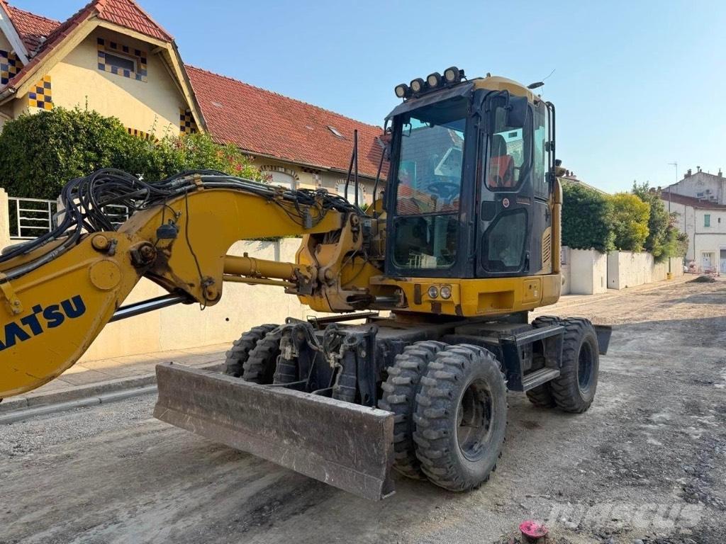Komatsu PW 118 轮式挖掘机