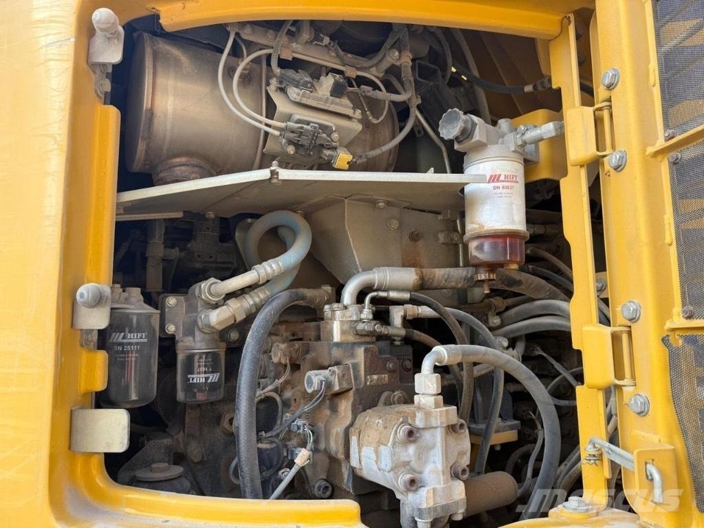 Komatsu PW 118 轮式挖掘机