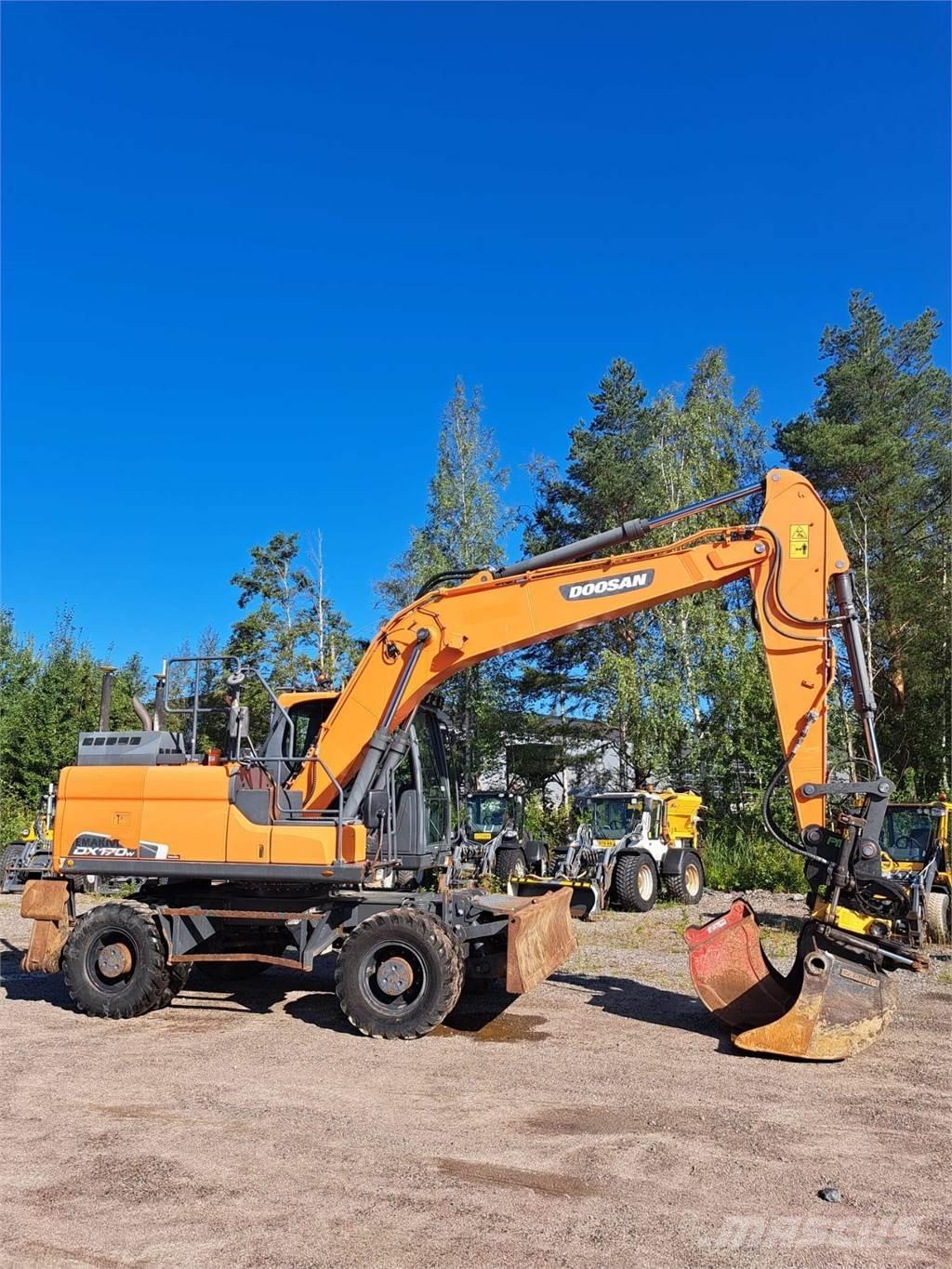 Doosan DX170W-5 轮式挖掘机