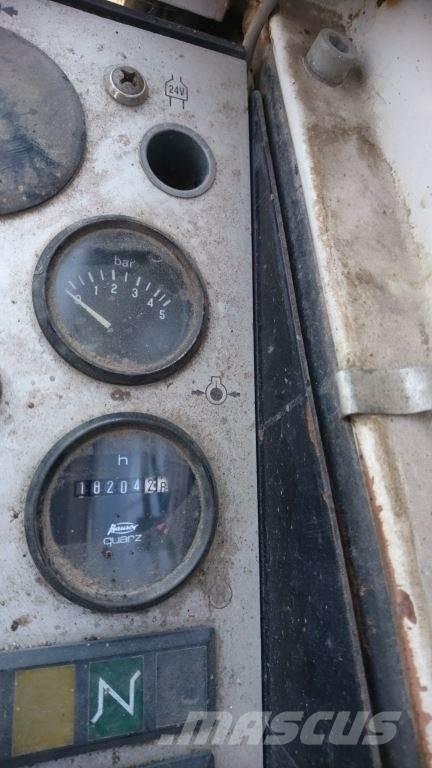 Liebherr A900 轮式挖掘机