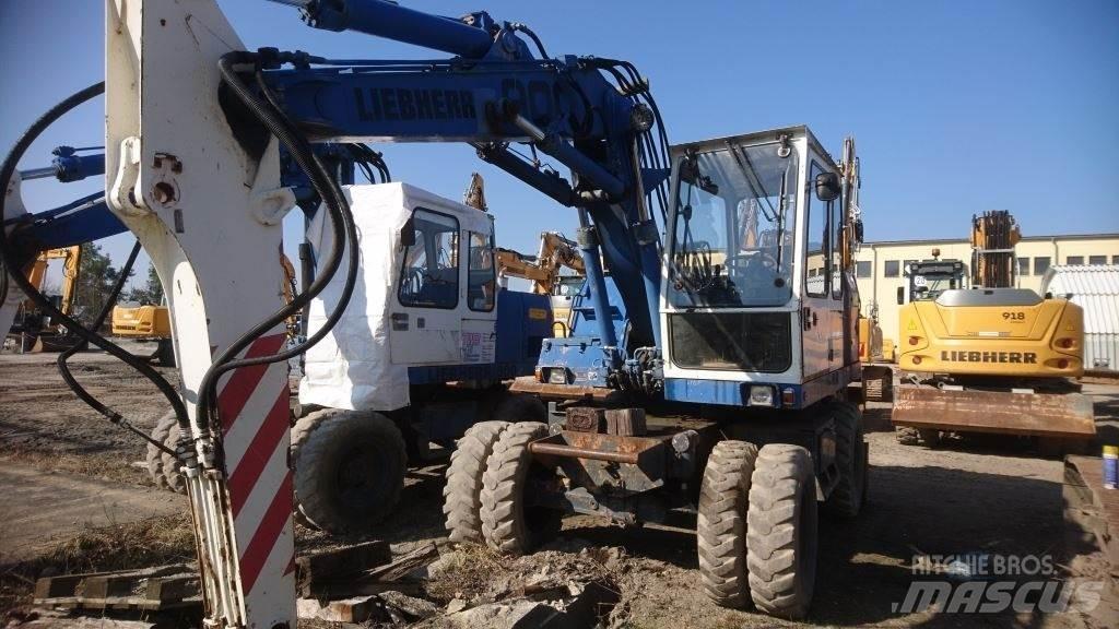 Liebherr A900 轮式挖掘机