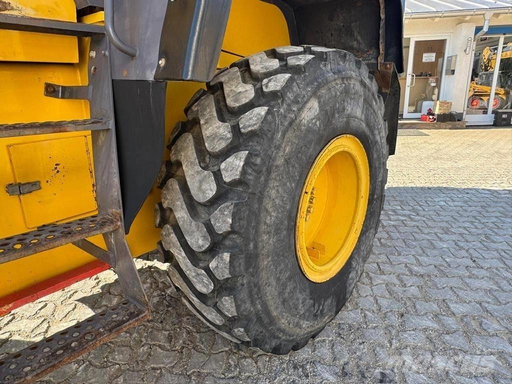 Komatsu WA 320-3H 轮式装载机