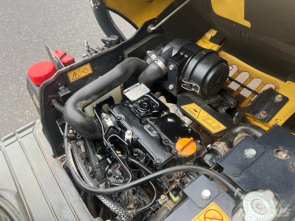 Yanmar Vio 10 小型挖掘机