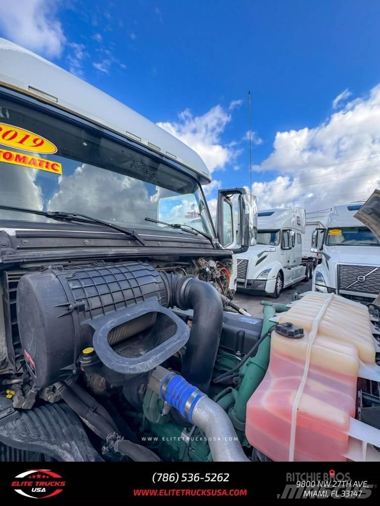 Volvo Commercial VNL 牵引车
