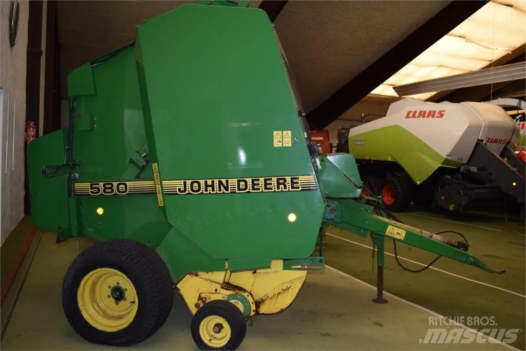 John Deere 580 圆捆打捆机