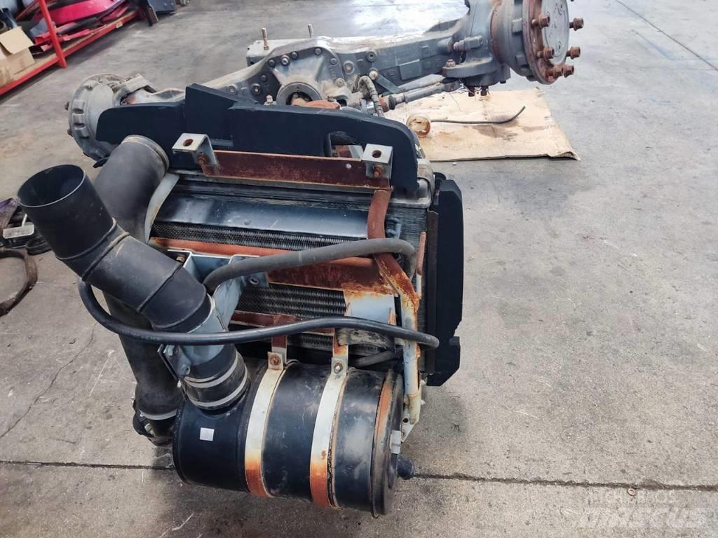 Kubota K1-170 散热器