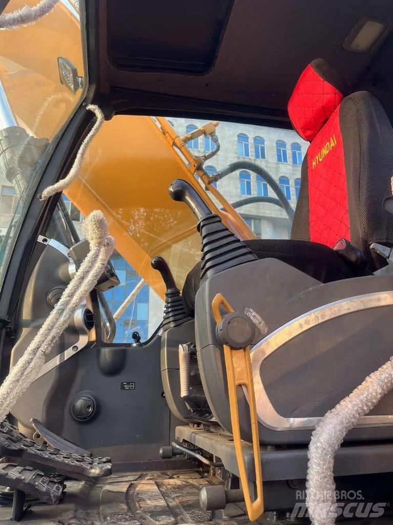 Hyundai R220LC-9S 轮式挖掘机