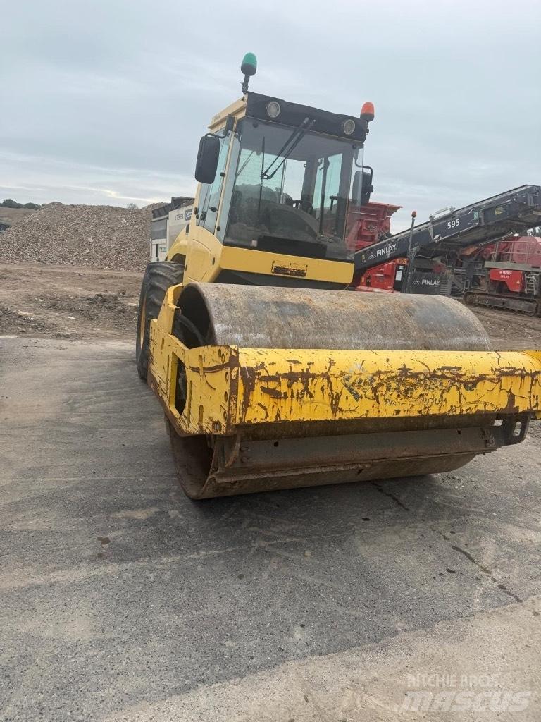 Bomag BW 213 D H-4 单轮压路机