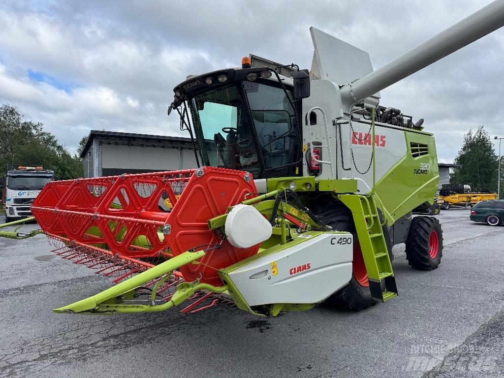 CLAAS Tucano 320 联合收割机