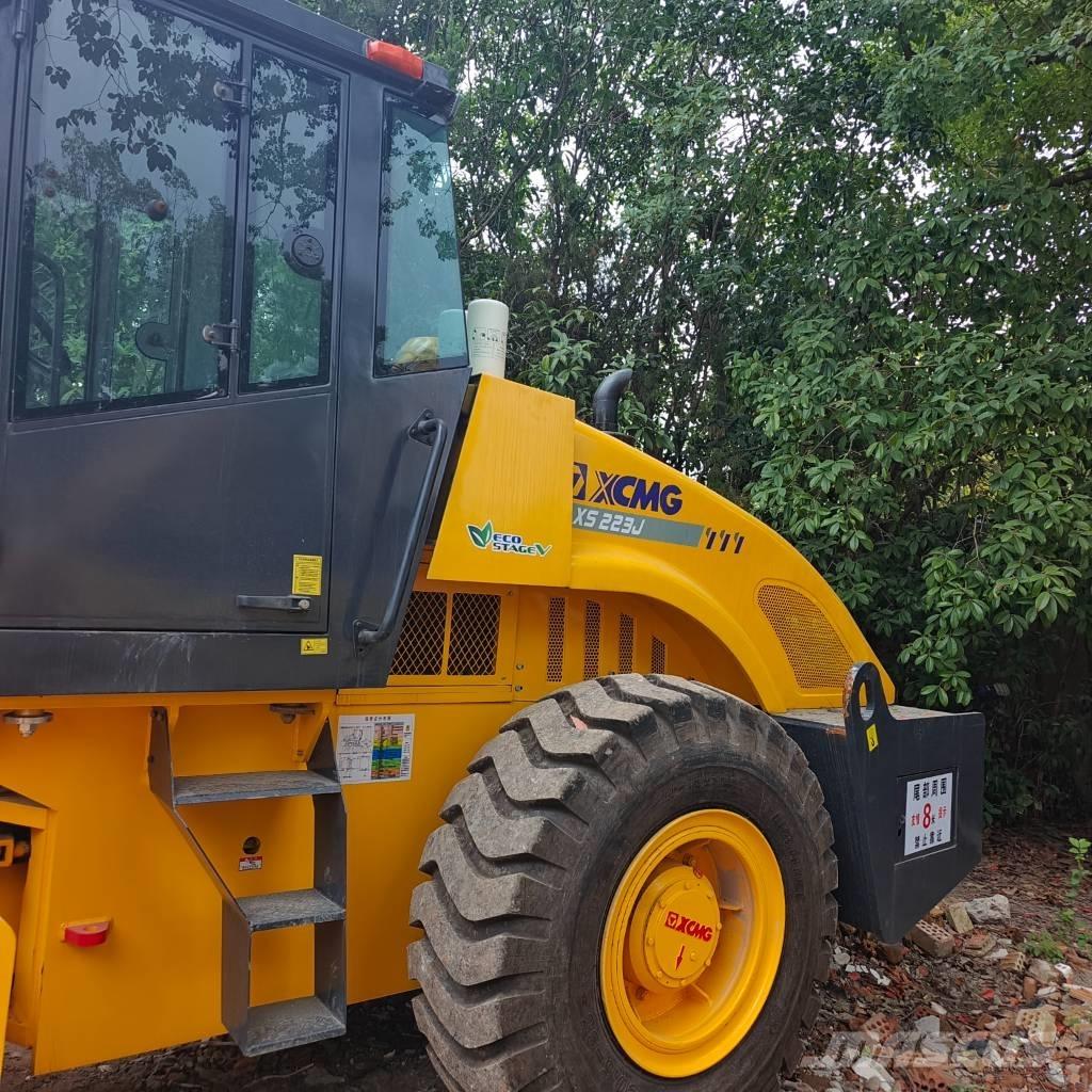 XCMG XS223J 单轮压路机