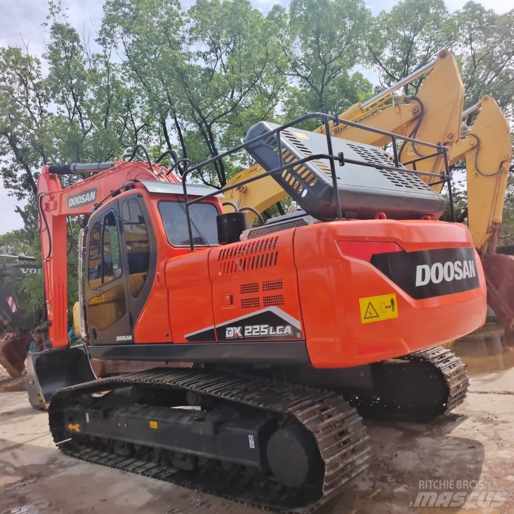 Doosan DX 225 LC 履带挖掘机