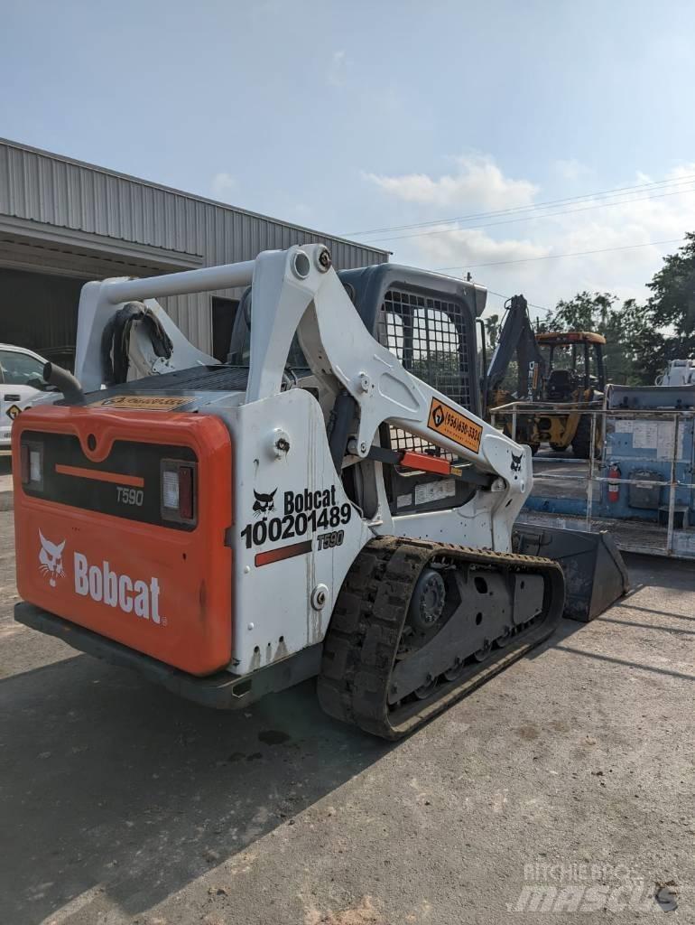Bobcat T 590 滑移装载机