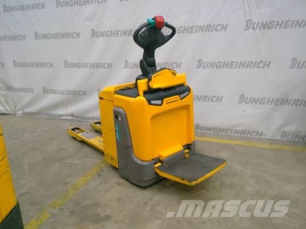 Jungheinrich ERE 225 电动搬运车