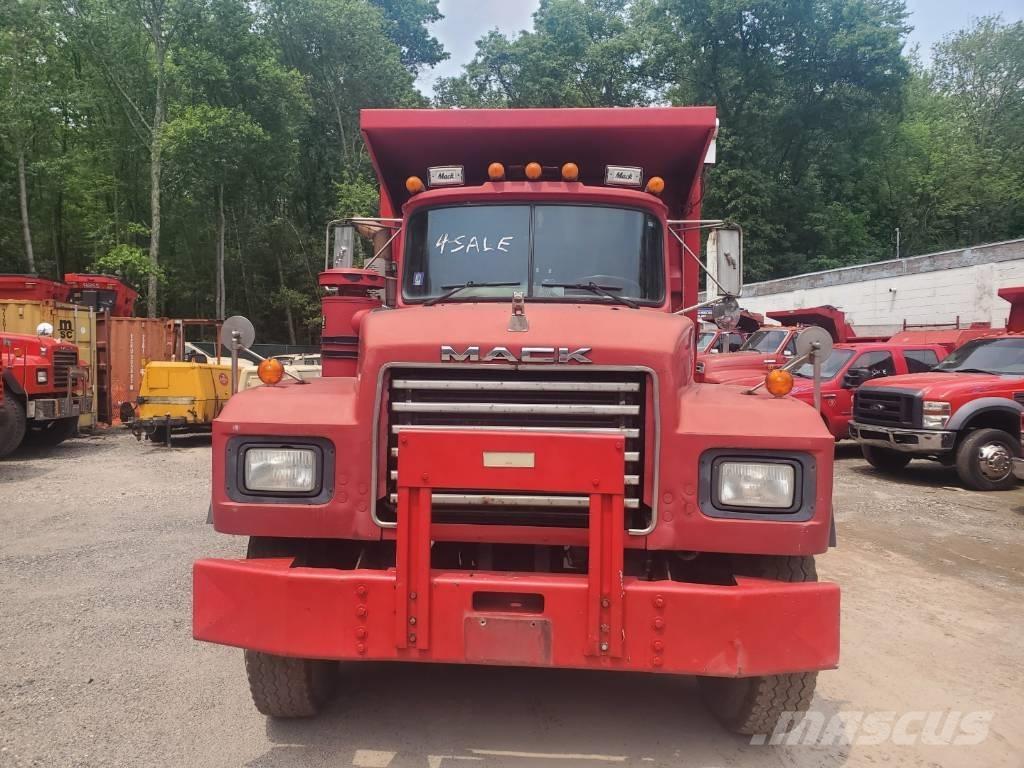 Mack RD690SX 自卸式货车
