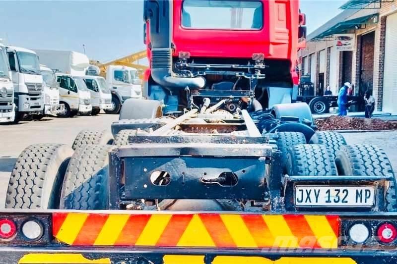 UD CGE 370 8x4 其他货车