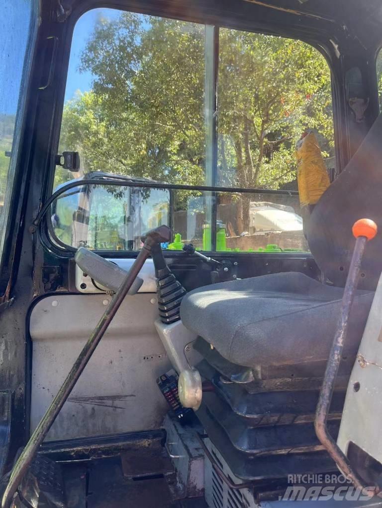 Hyundai R60-5 履带挖掘机