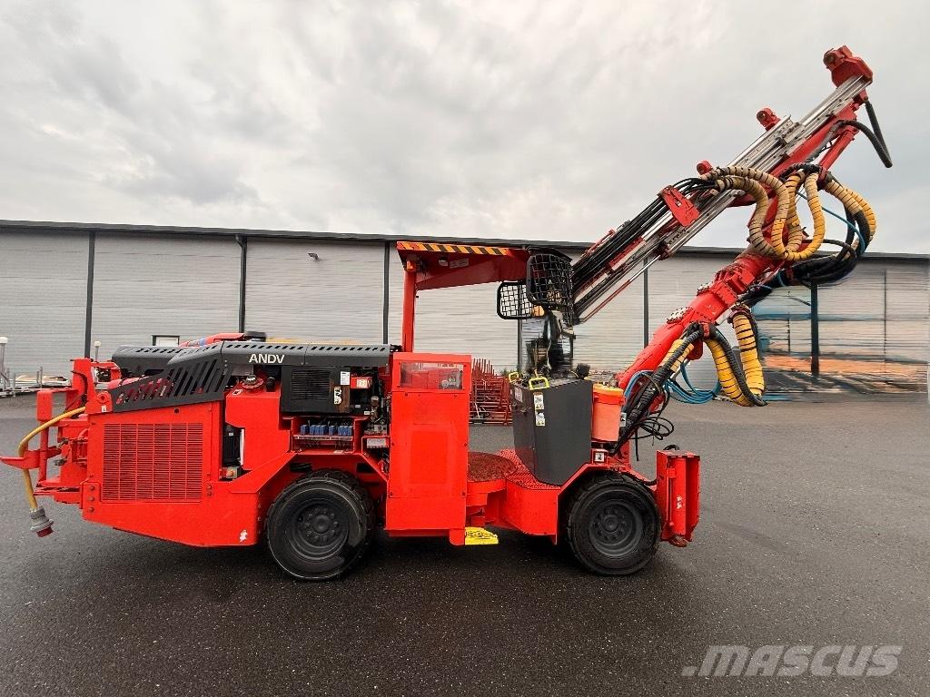 Sandvik DD212 小型钻机