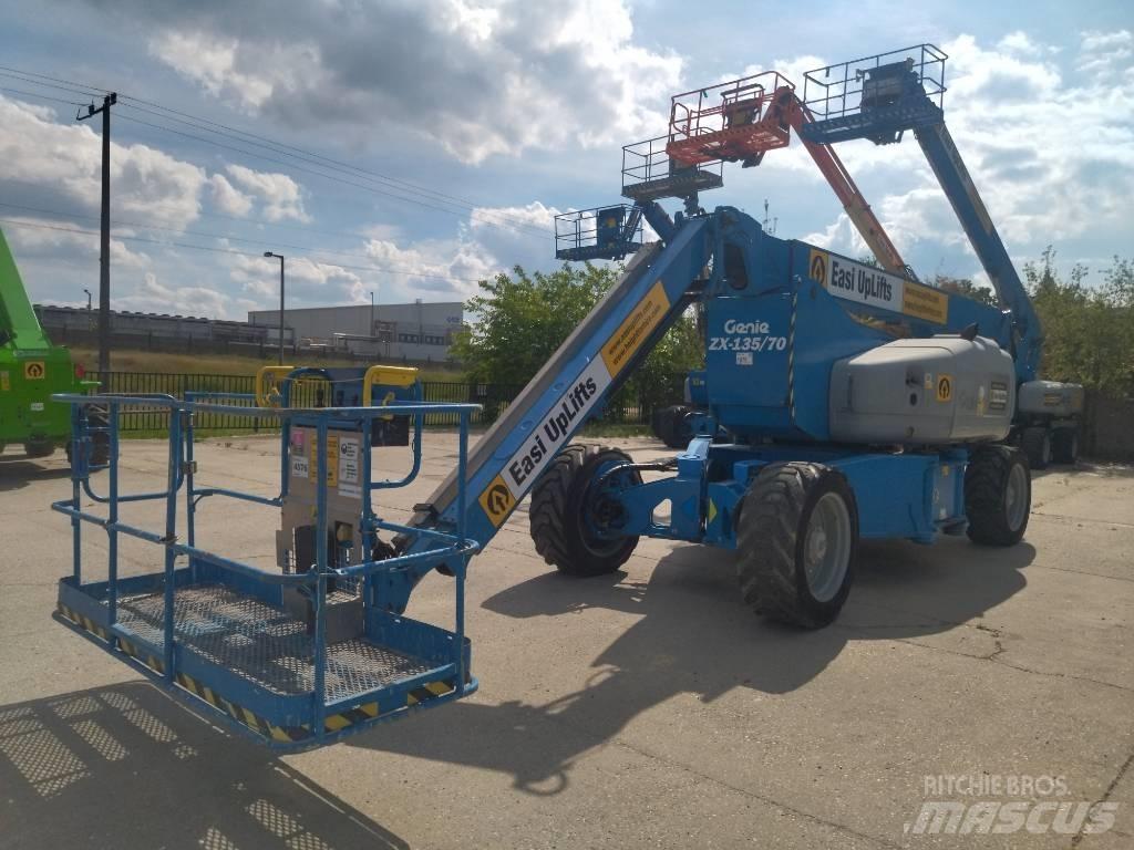 Genie ZX 135/70 曲臂高空工作平台