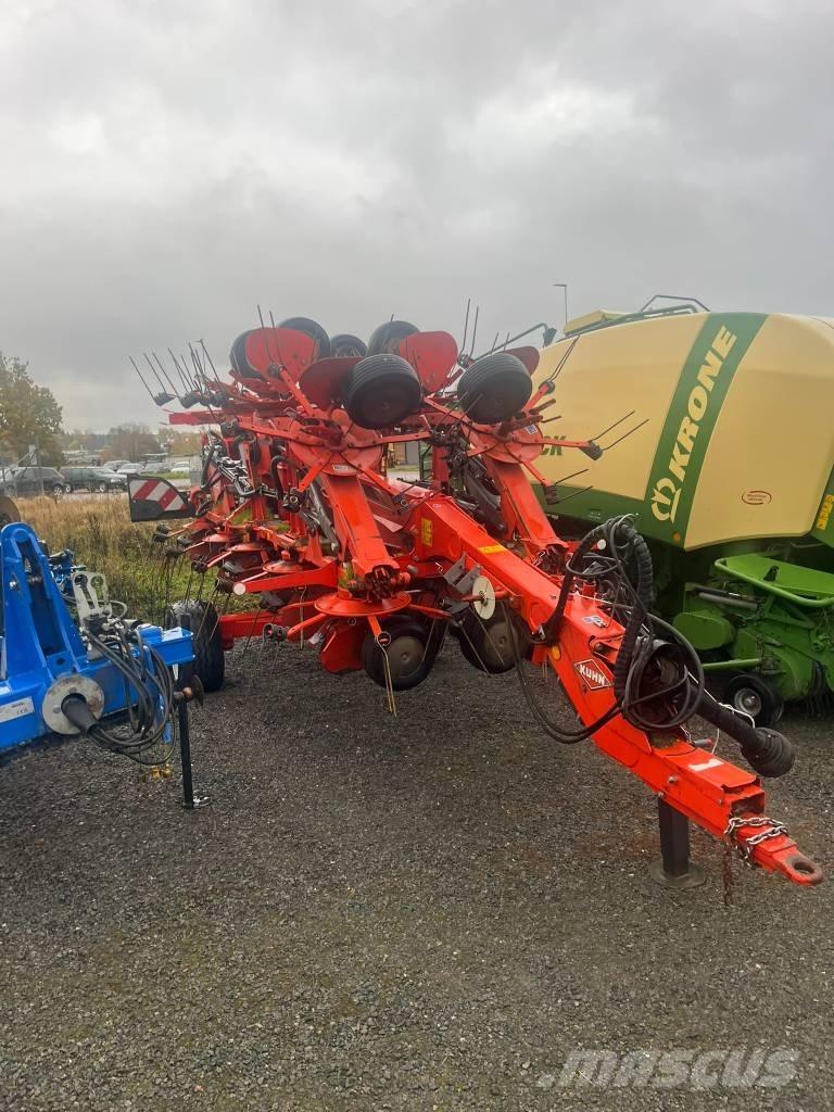 Kuhn GF 17012 犁耙和摊草机