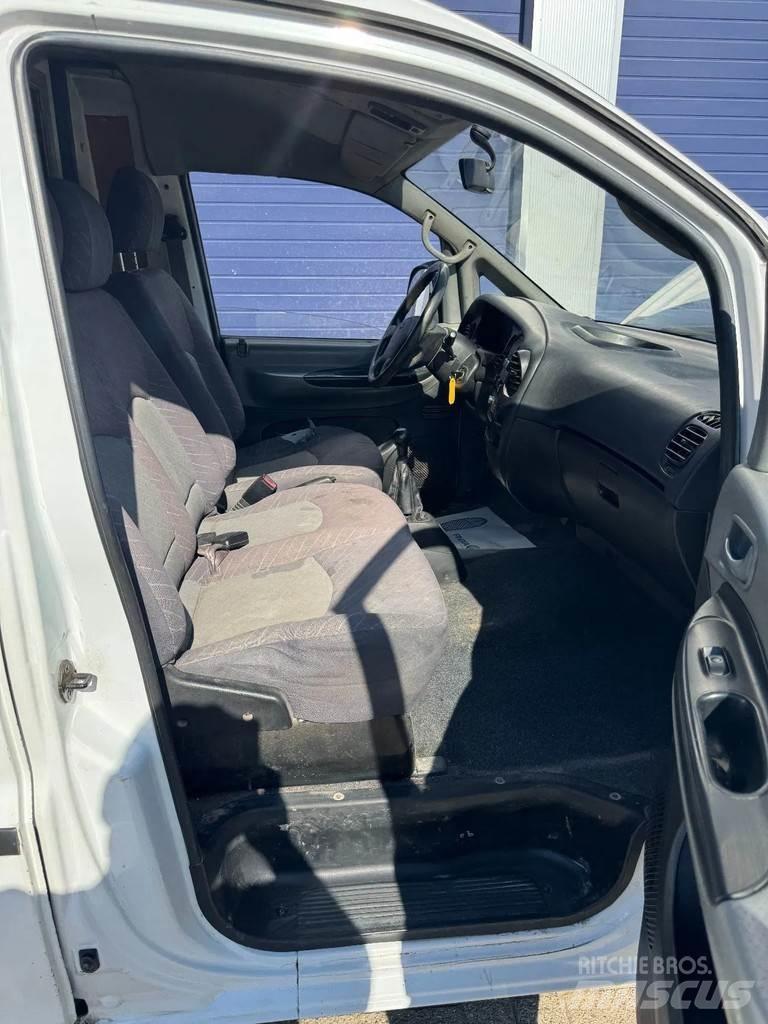 Hyundai H200 商务面包车