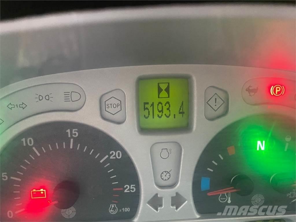 Steyr 6135 Profi 拖拉机/农用车
