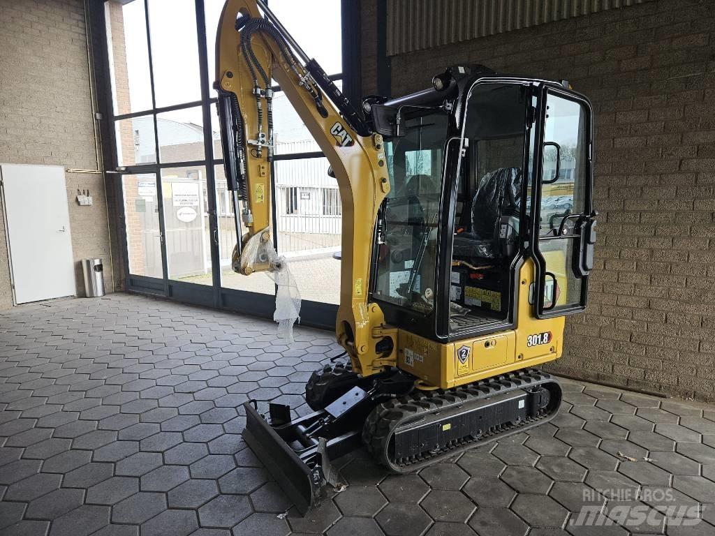 CAT 301.8 小型挖掘机