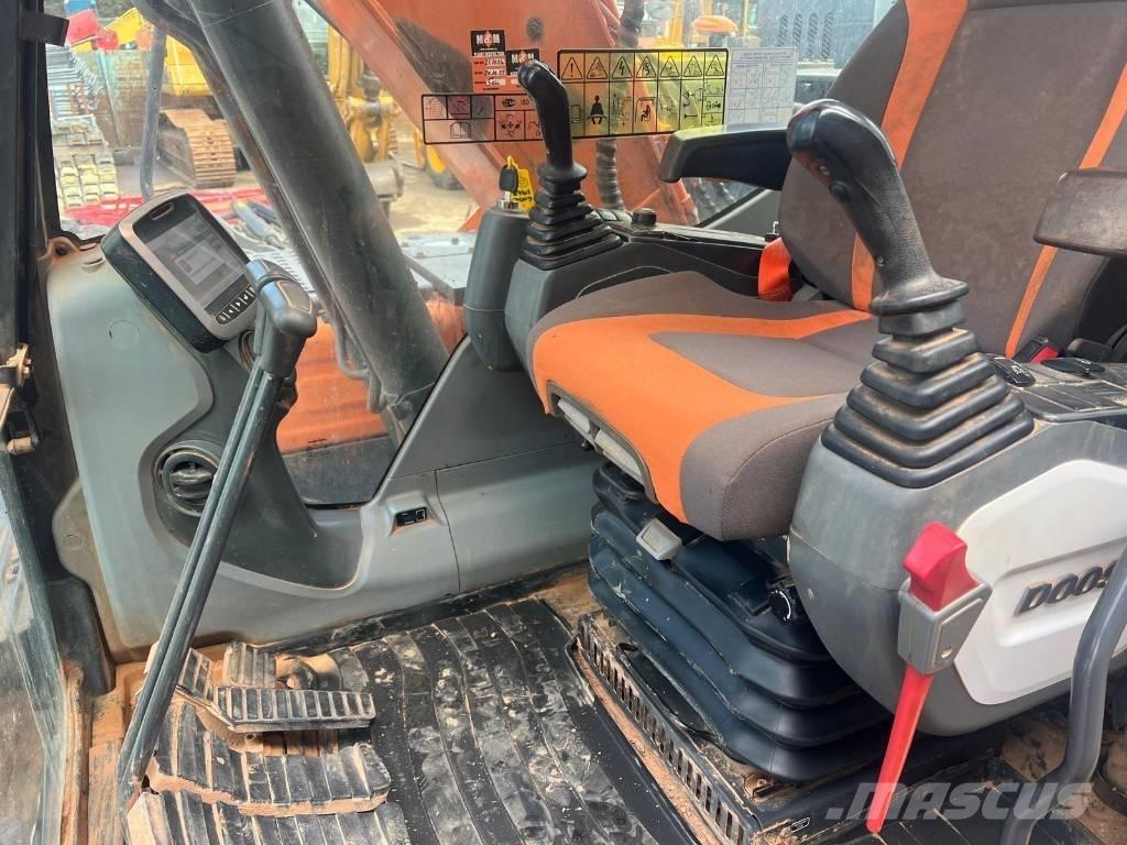 Doosan DX 140 LC 履带挖掘机