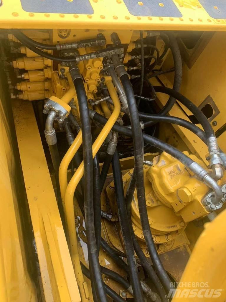 Komatsu PC 210-8 履带挖掘机