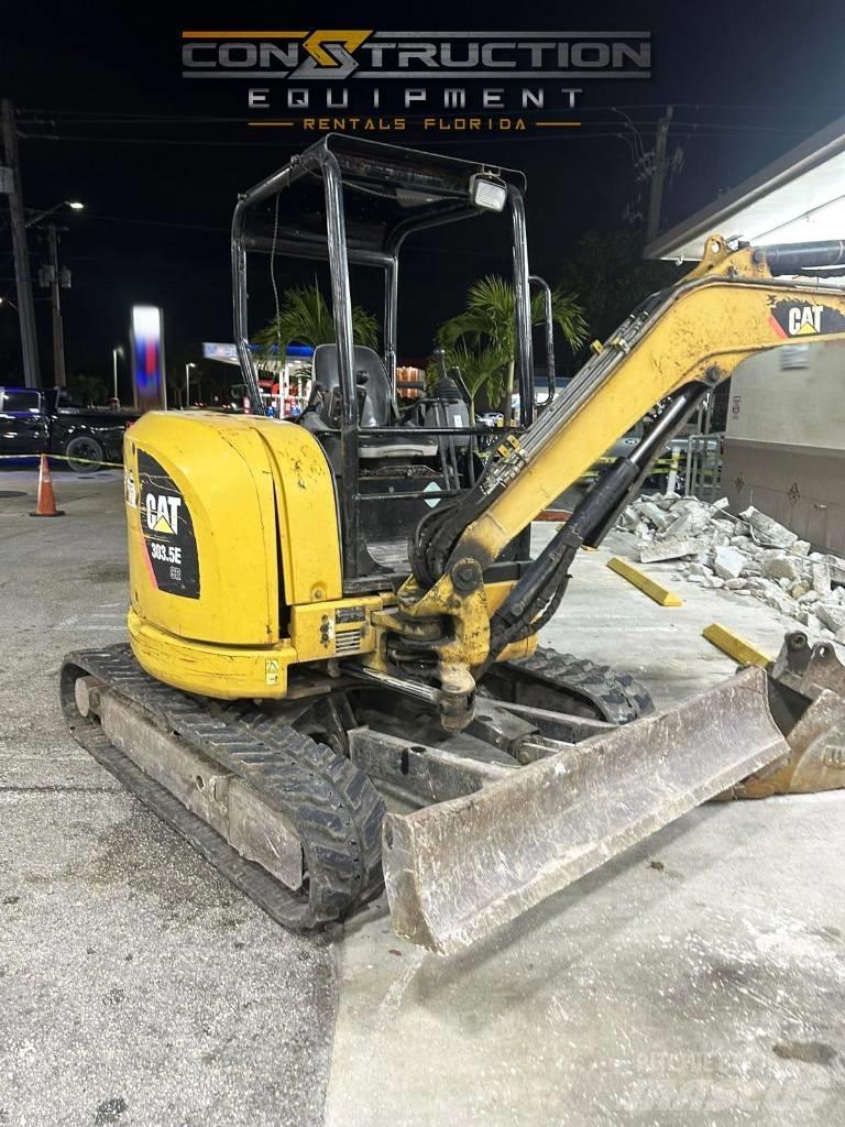 CAT 303.5 E CR 小型挖掘机