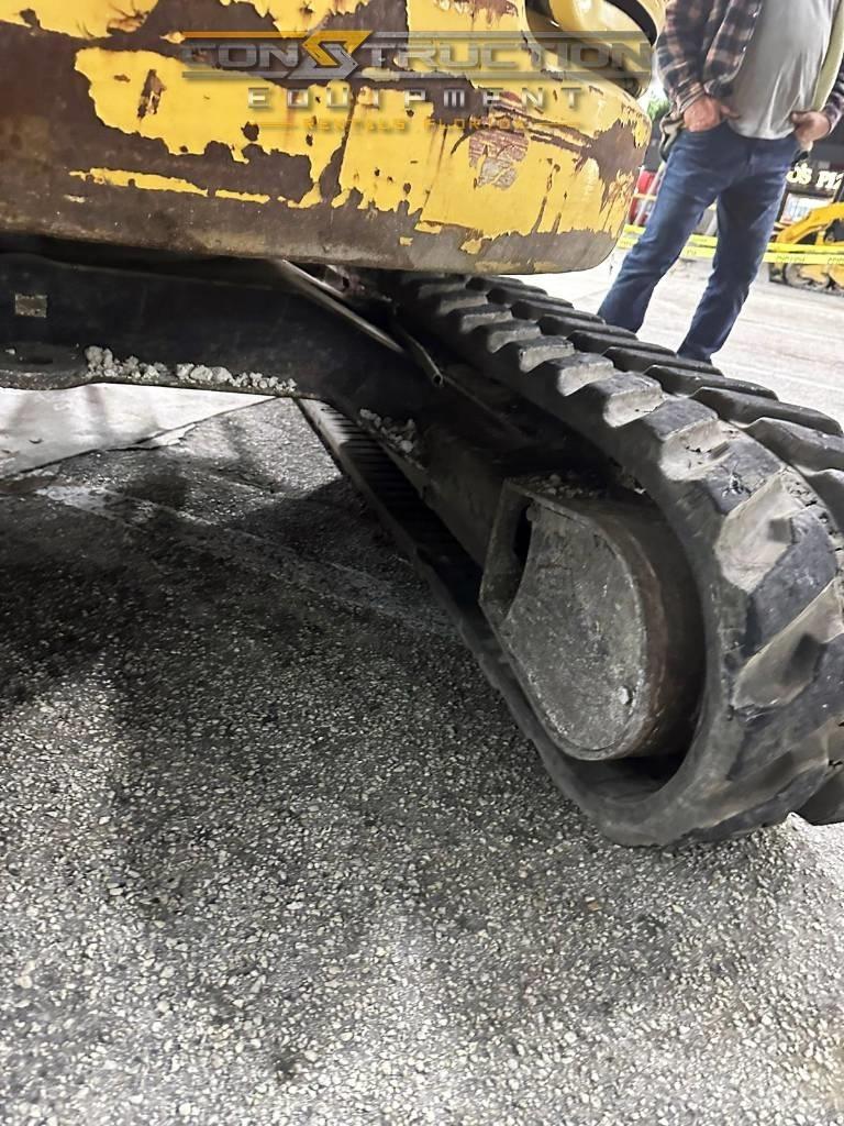 CAT 303.5 E CR 小型挖掘机