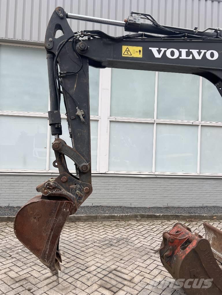 Volvo ECR 88 D    2016 中型挖掘机