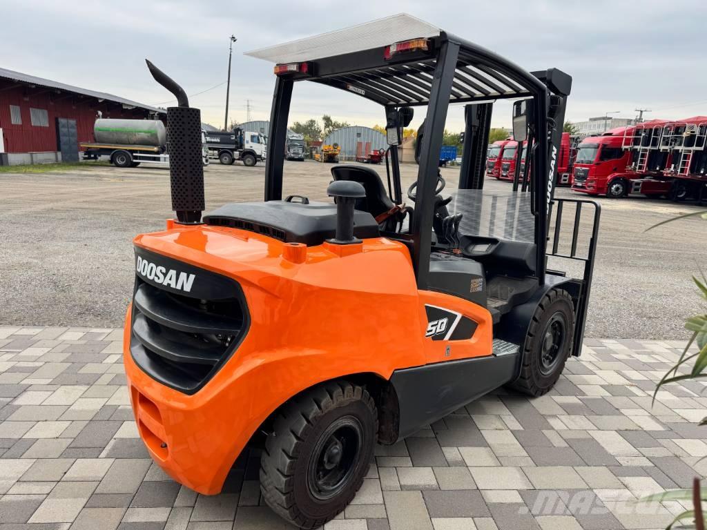Doosan D 50,  130üó!!! 5t 柴油叉车