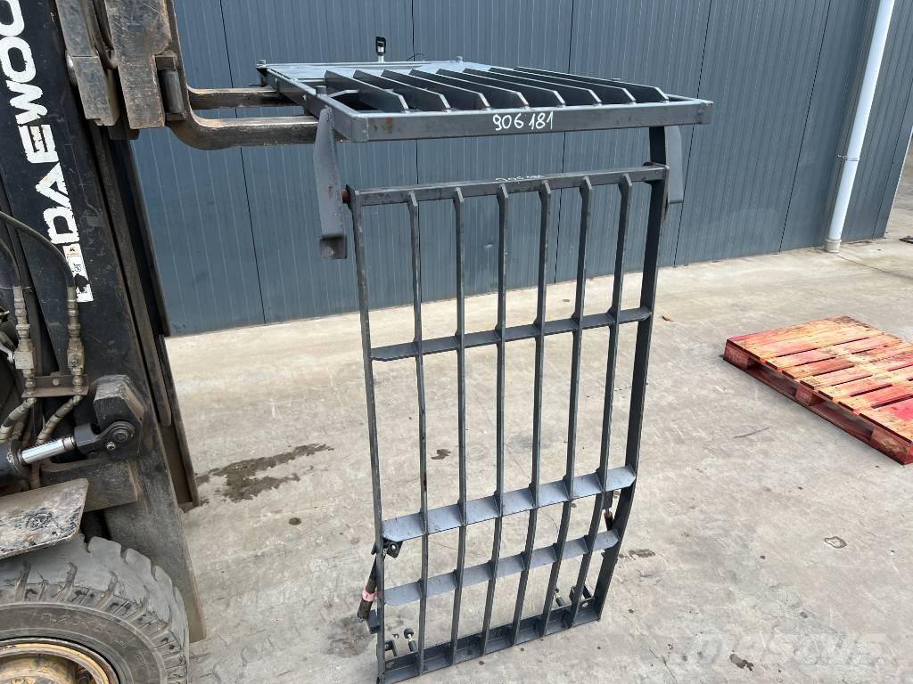 Doosan DX180 / DX225 驾驶室与内部