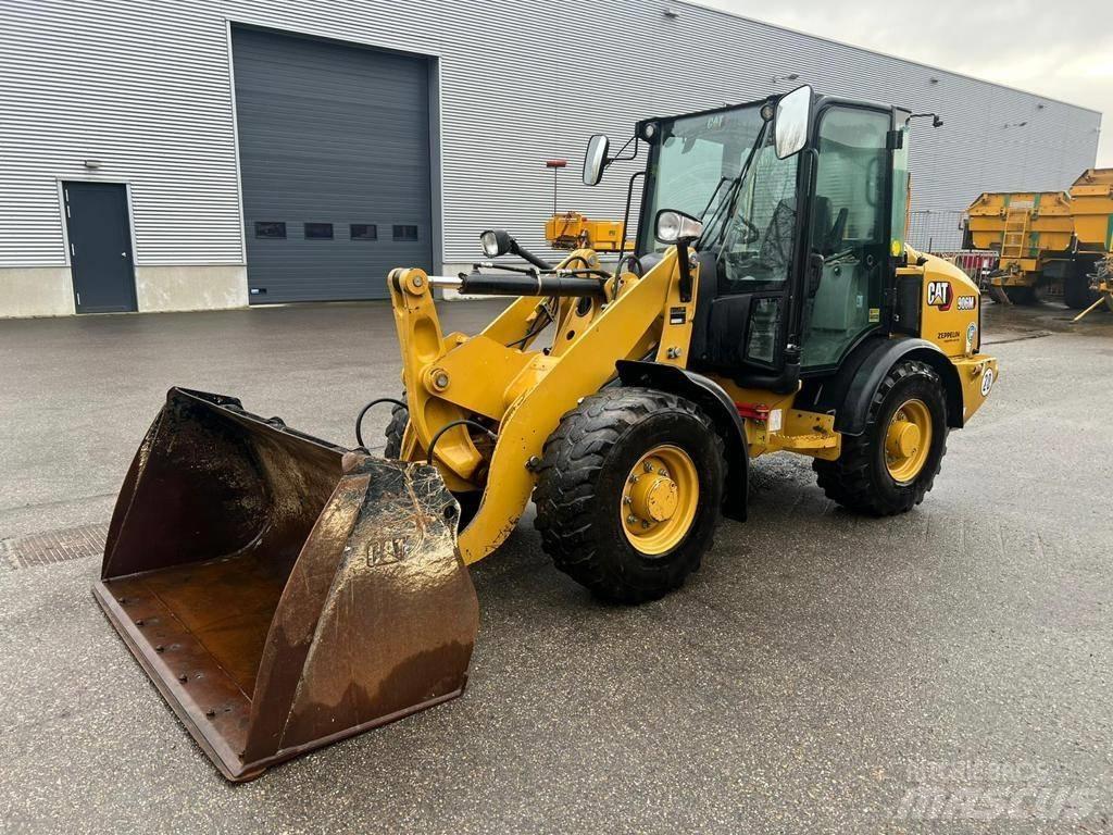 CAT 906M 轮式装载机