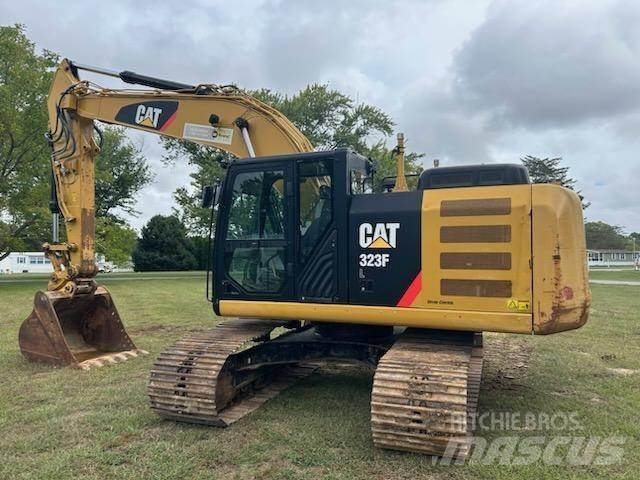  2017 CAT 323 FL 履带挖掘机