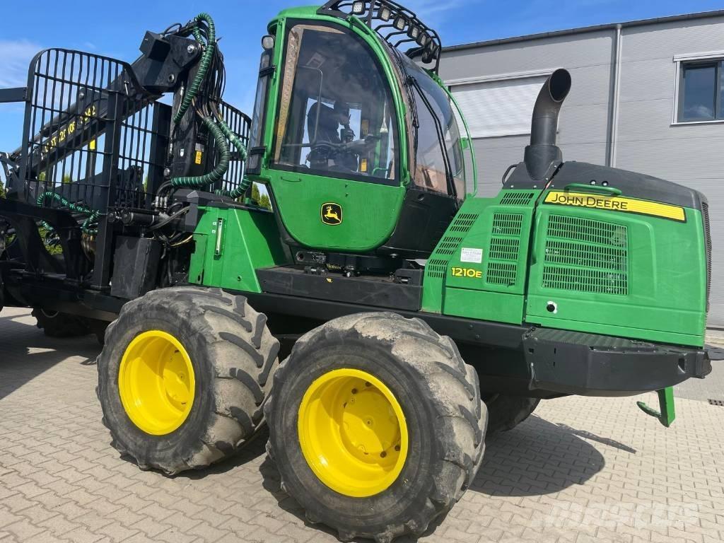 John Deere 1210 E 集运机