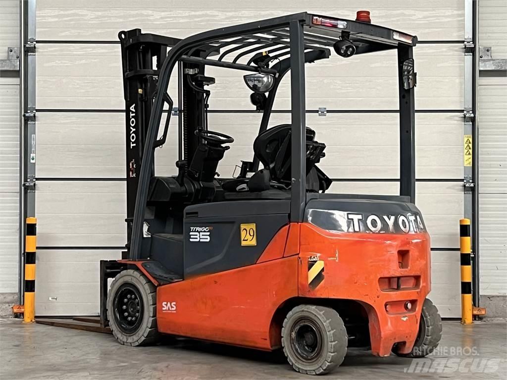 Toyota 8FBMT35 电动叉车