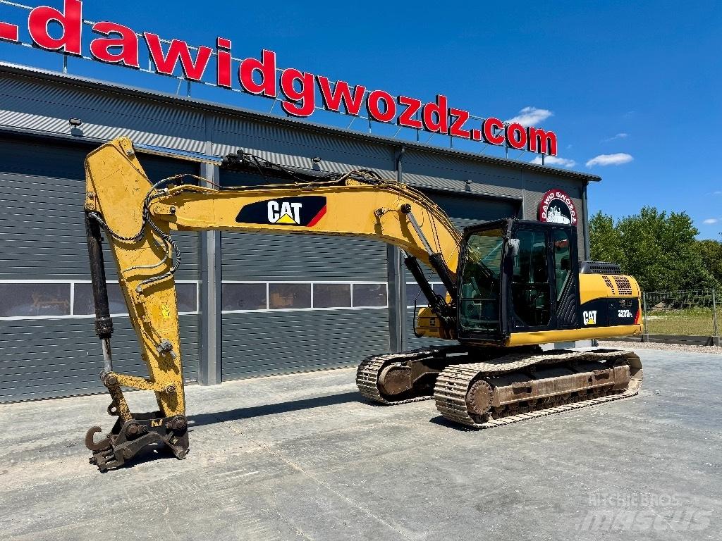 CAT 323 D LN 履带挖掘机