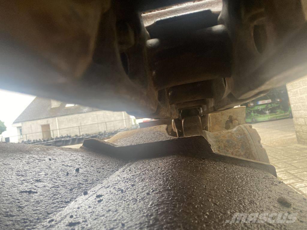 Hitachi EX 135 UR-5 履带挖掘机