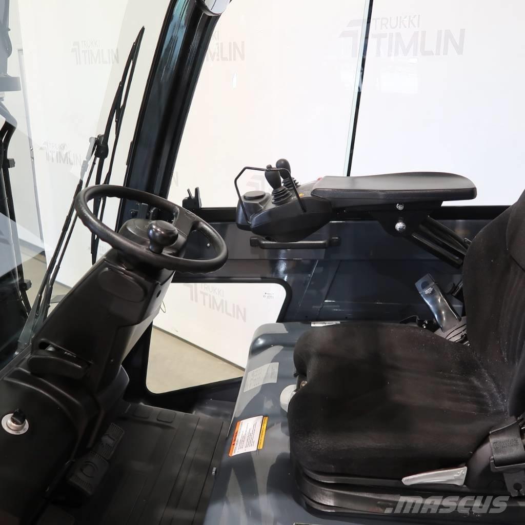 Toyota 8FBMKT25 电动叉车