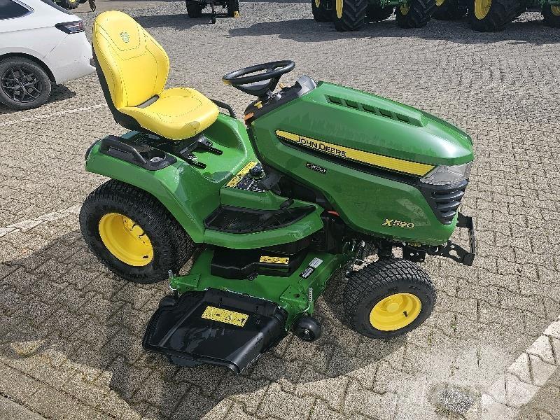 John Deere X590 割草机