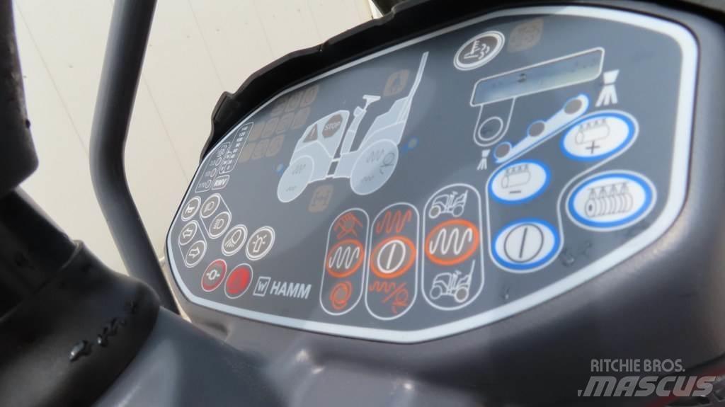 Hamm HD14i TT 胶轮压路机