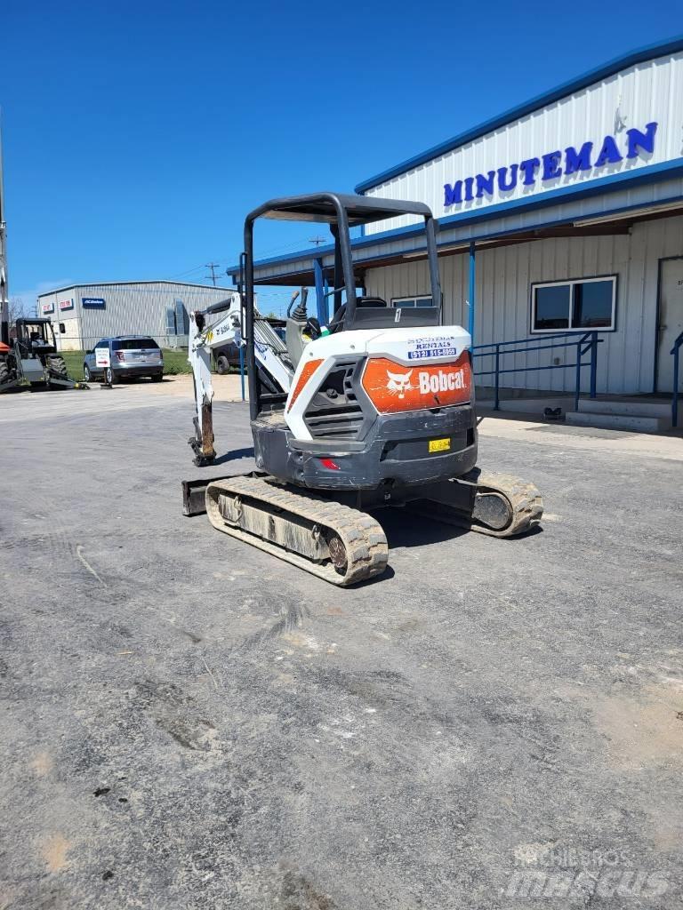 Bobcat E35 小型挖掘机