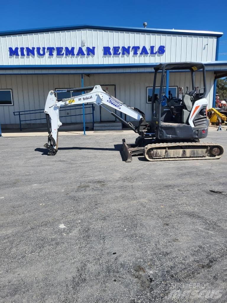 Bobcat E35 小型挖掘机