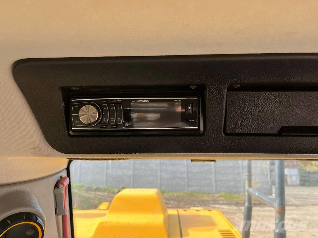 JCB 220X C 4F 履带挖掘机