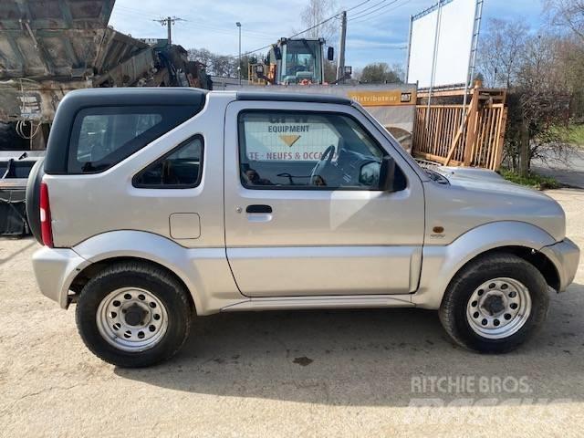 Suzuki Jimny 越野车